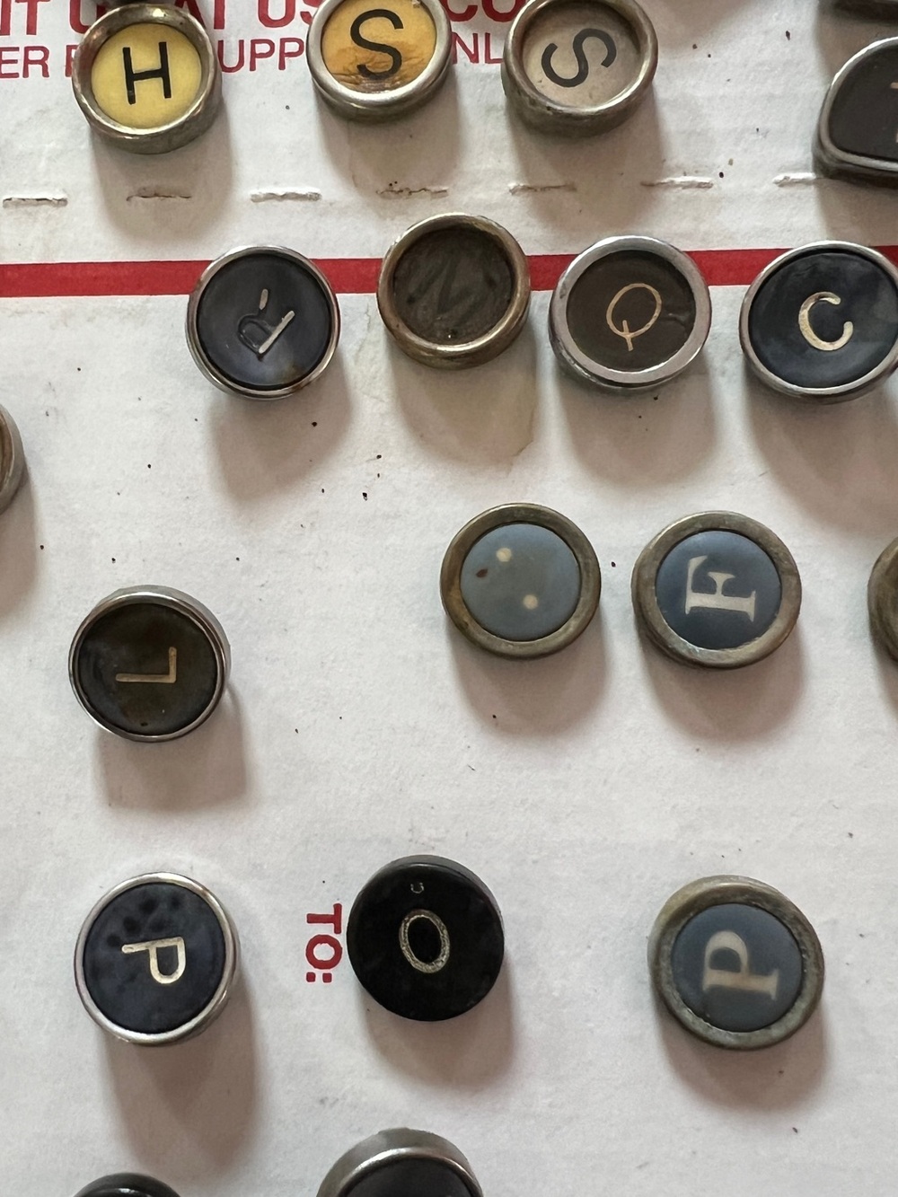 Vintage TYPEWRITER KEYS mixed lot of 46 - Picture 13 of 16